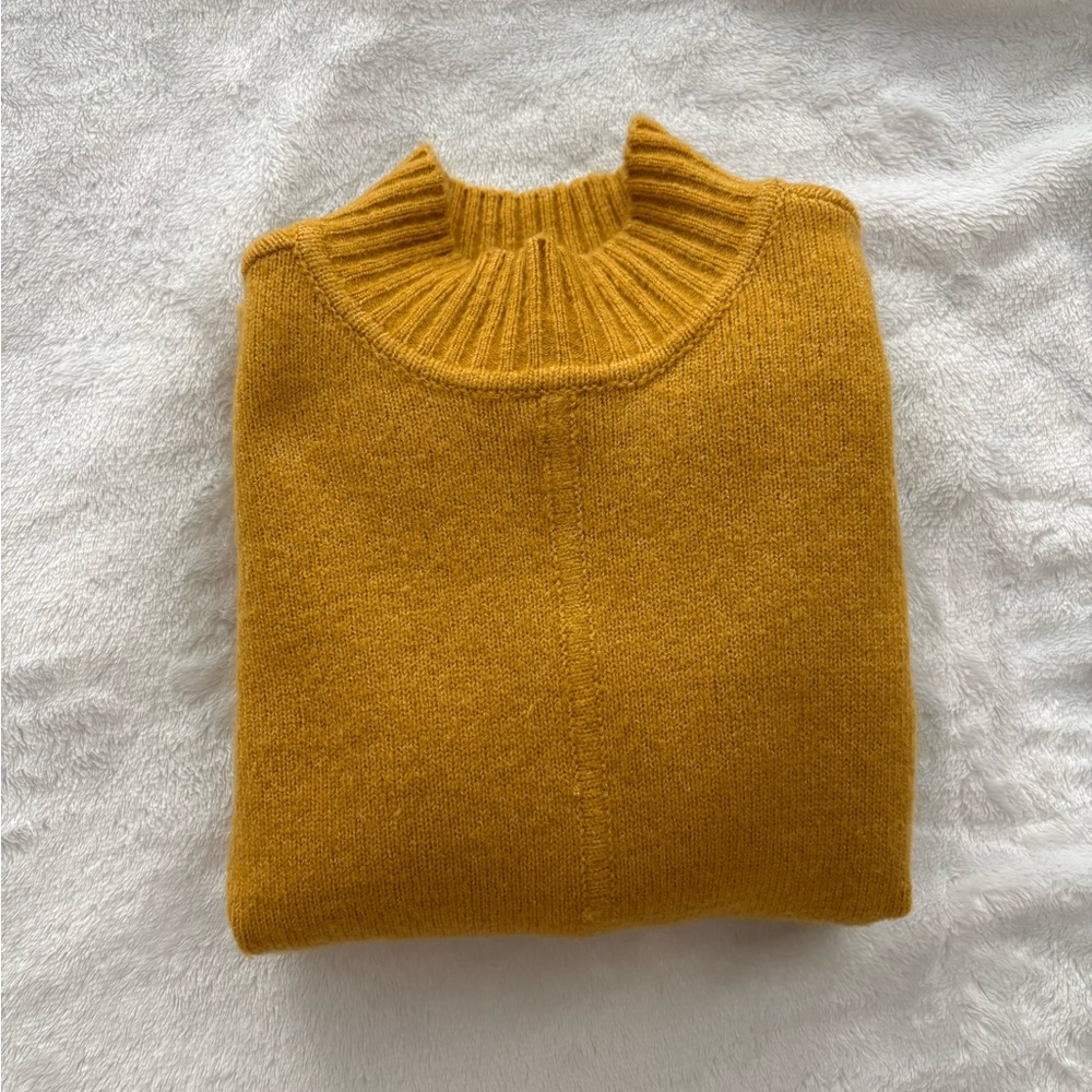 Yellow mock-neck sweater with 2 front pockets - Picture 3 of 6